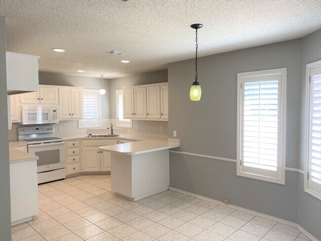 Building Photo - **BEAUTIFUL WHISPERWOOD COMMUNITY HOME**