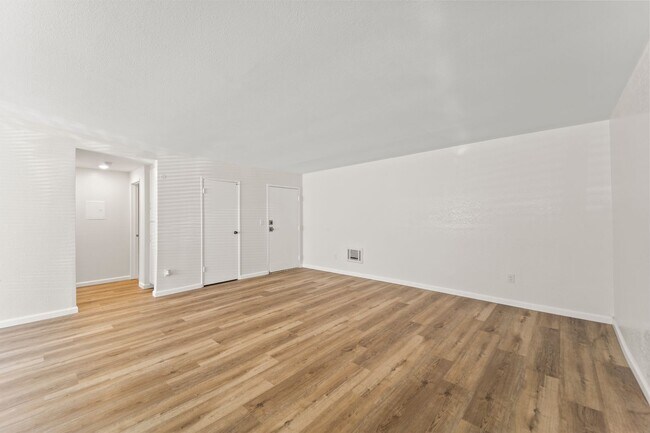 Foto del edificio - 18530 Hatteras St