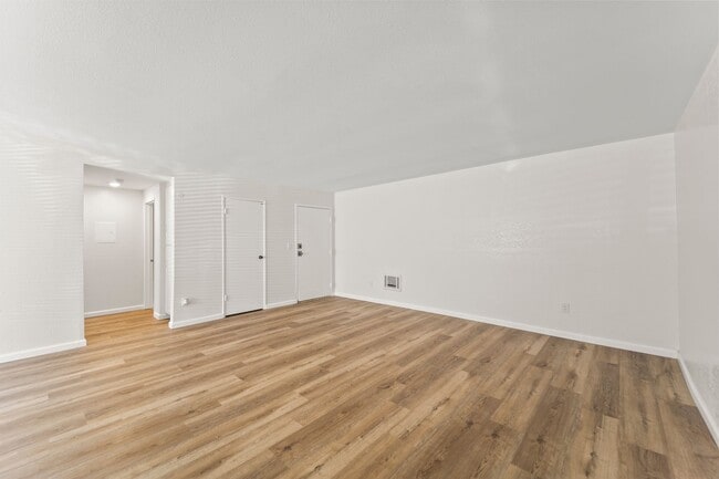 Building Photo - 18530 Hatteras St