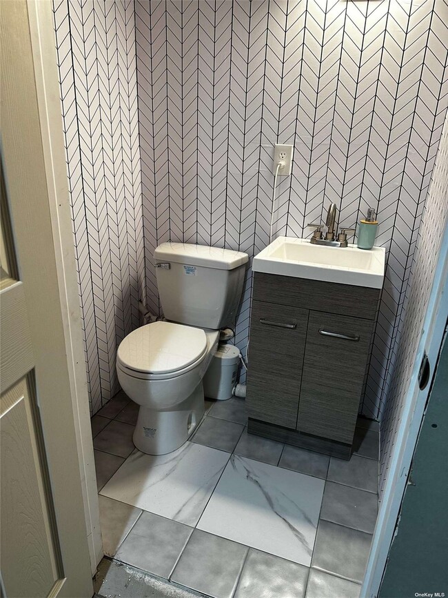 Building Photo - 74 Sharp St