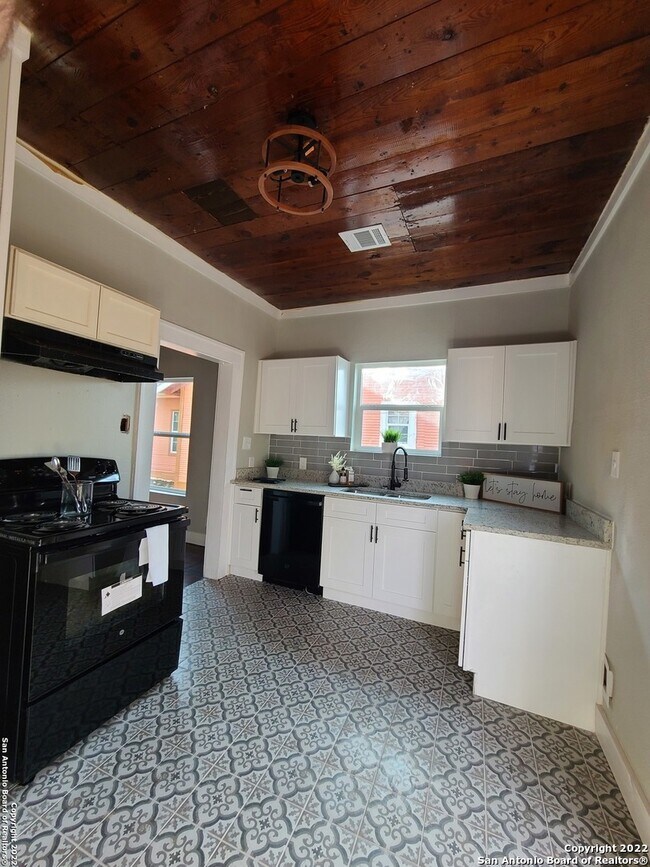 Foto del edificio - 719 Bailey Ave