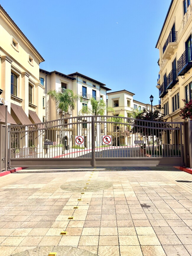 Building Photo - 23500 Park Sorrento
