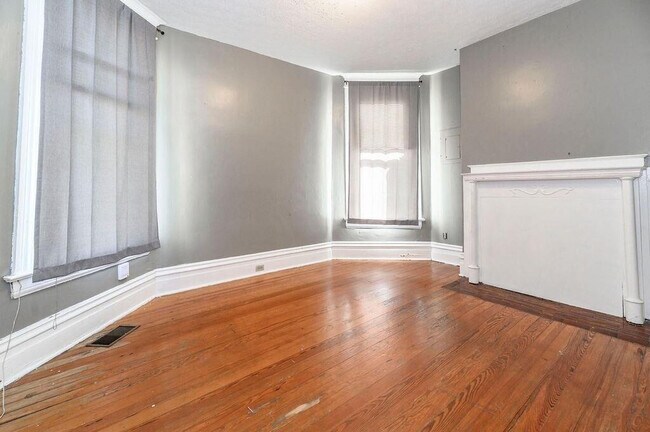 Foto del edificio - 348 Woodland Ave