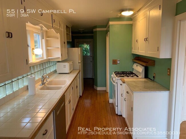 Building Photo - 5519 SW Campbell Pl