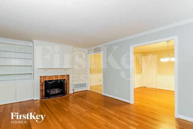 Building Photo - 2407 Running Brook Dr
