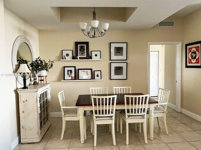 Foto del edificio - 3232 Coral Way