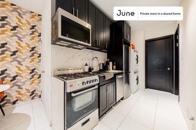 Foto del edificio - Private bedroom in 3 bed/2 bath Home