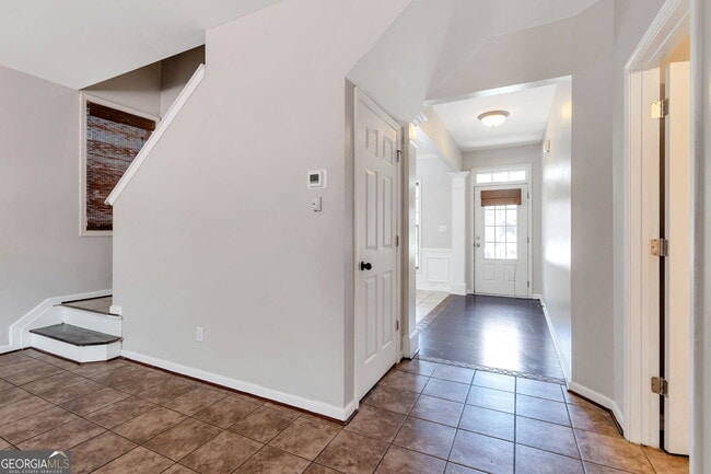 Foto del edificio - 214 Farm Manor Ct