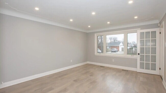 Building Photo - 144 Brentwood Dr