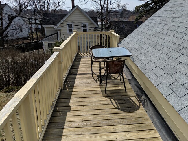 Private Roof Deck - 363 Granite St