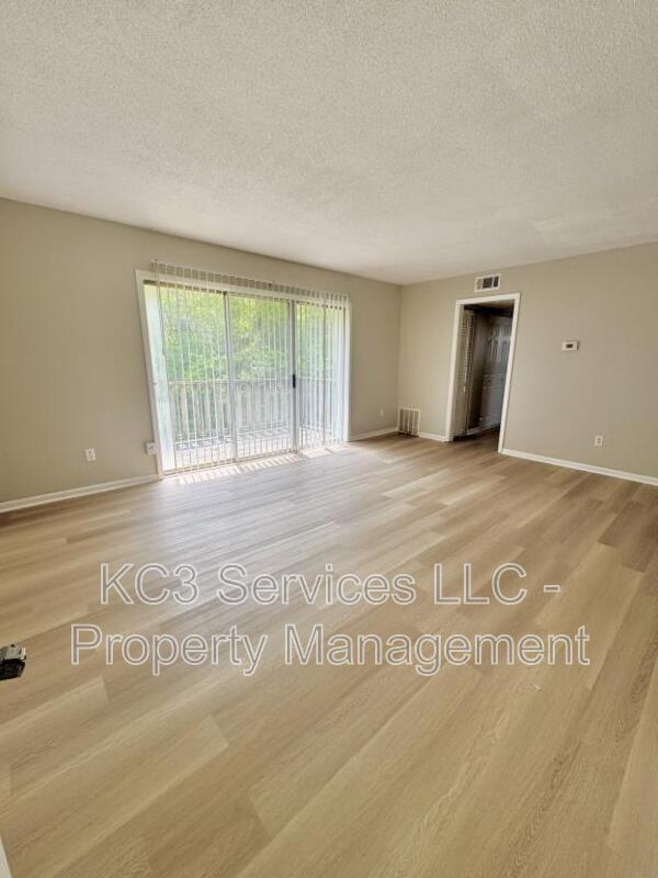 Foto del edificio - 8717 Countryshire Ln