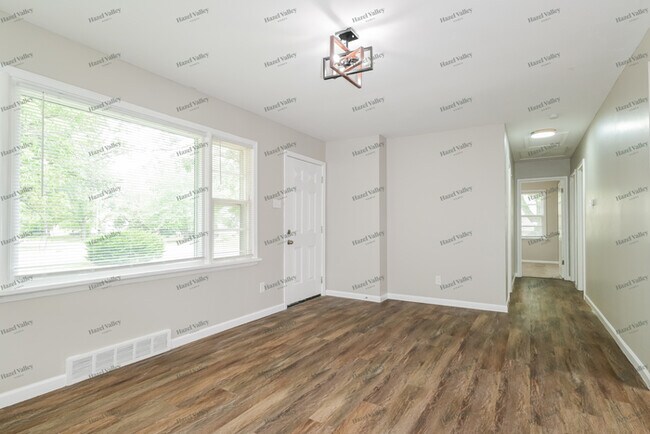 Foto del edificio - 8898 Boyce Pl