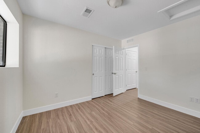 Foto del edificio - 4800 W 13th Ave