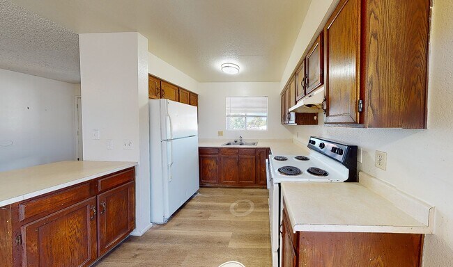 Foto del edificio - 840 N Revere