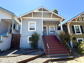 Building Photo - 821 Virginia St