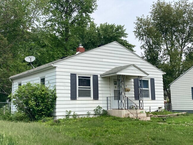 Building Photo - 33 Berkshire Dr