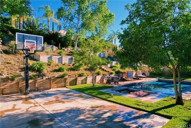 Foto del edificio - 25422 Magnolia Ln