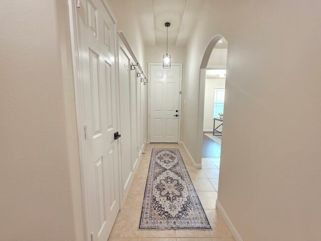 Building Photo - 15434 Kaston Dr