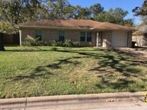 Building Photo - 3012 Adrienne Dr
