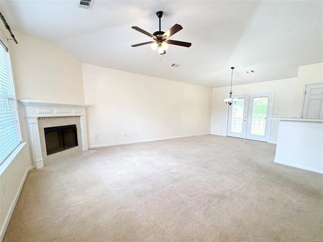 Foto del edificio - 1684 Hawthorne Ln