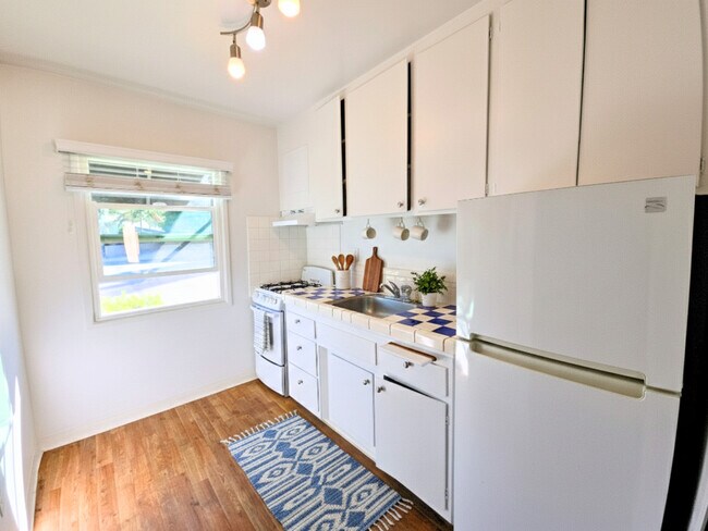 Foto del edificio - 2021 W Olive Ave