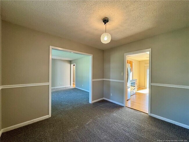 Foto del edificio - 5706 McDougal Dr