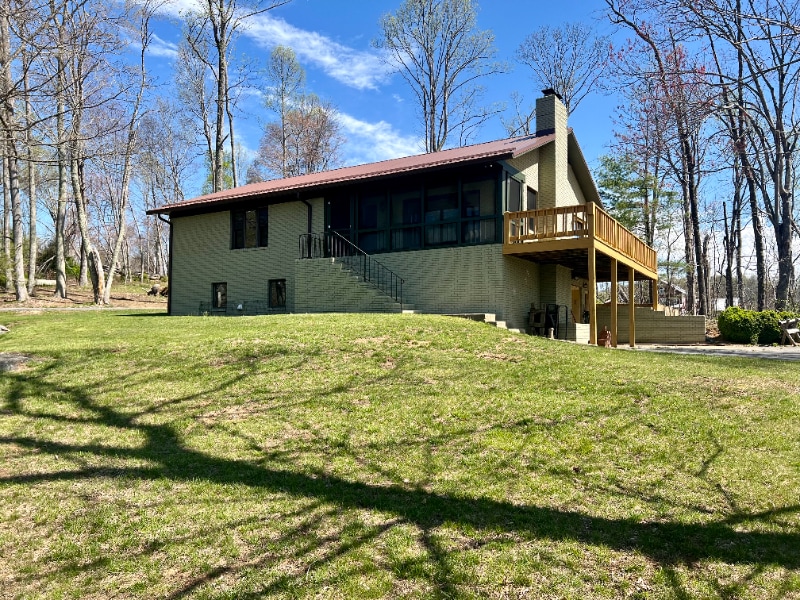 Primary Photo - 416 Banks Mountain Dr