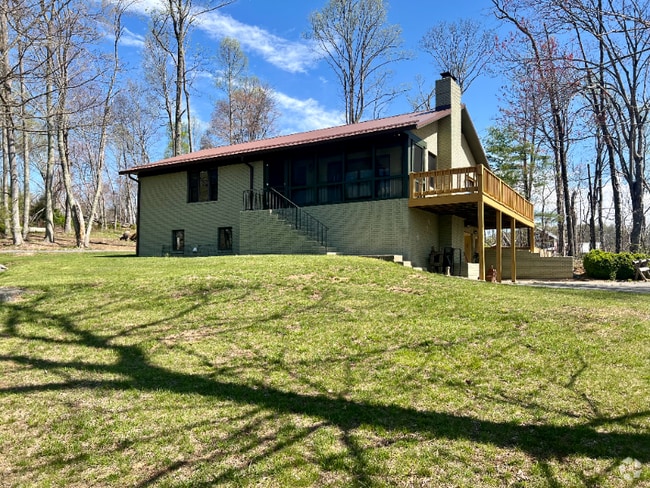 Building Photo - 416 Banks Mountain Dr