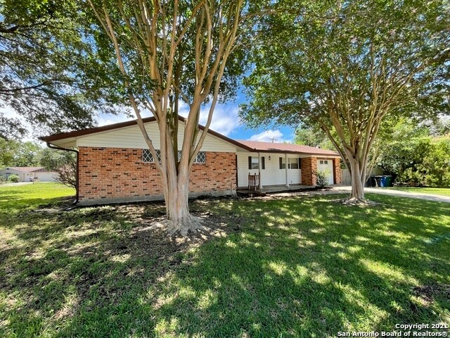 Building Photo - 4230 Chestnut Hill Dr