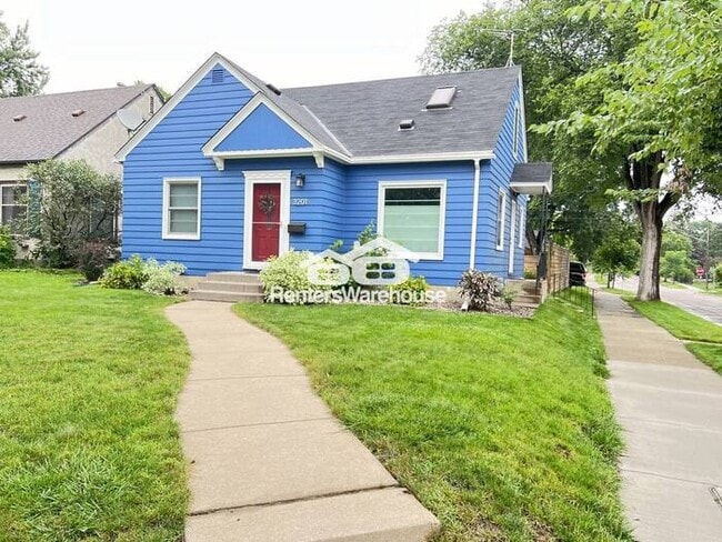 Building Photo - 3BD 3BA SINGLE FAMILY HOME IN MINNEAPOLIS!