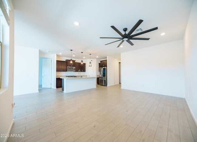 Foto del edificio - 35215 W Marin Ave