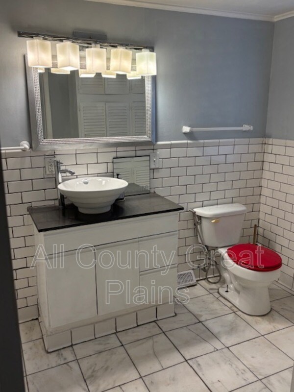 Foto del edificio - 218 W 83rd Terrace