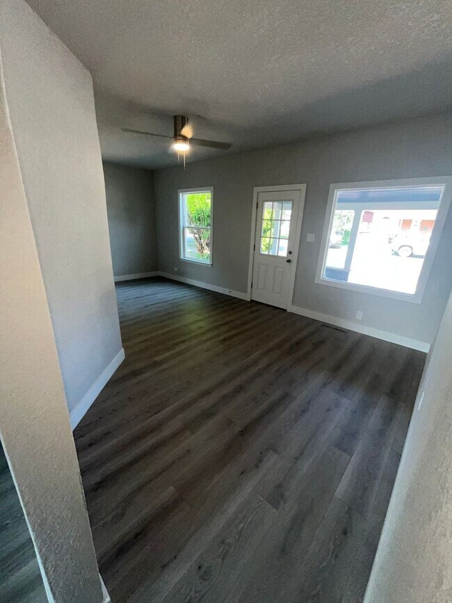 Building Photo - Special Offer! $552.00 (Amortized into ren...