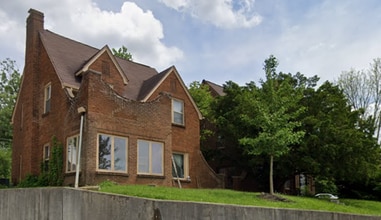 Building Photo - 1501 S Walnut St