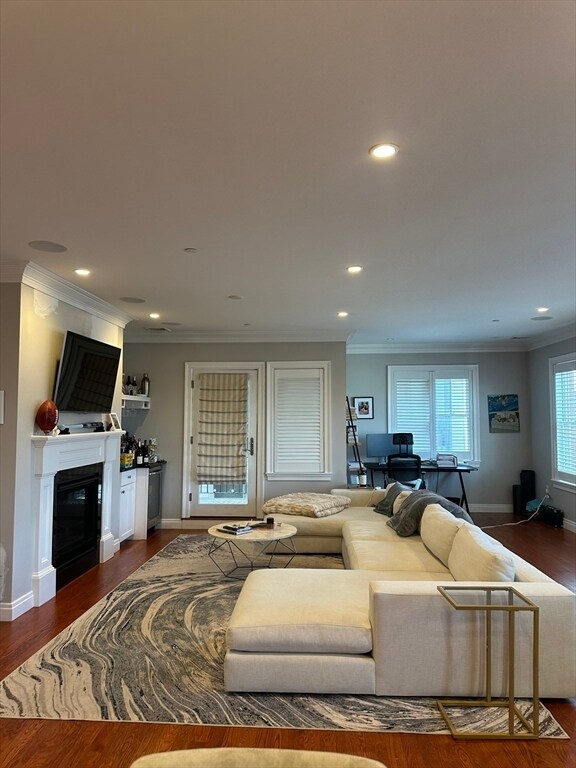 Foto del edificio - 637 E 1st St