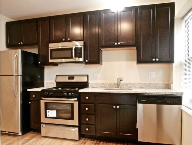 Primary Photo - 2323 W Arthur Ave