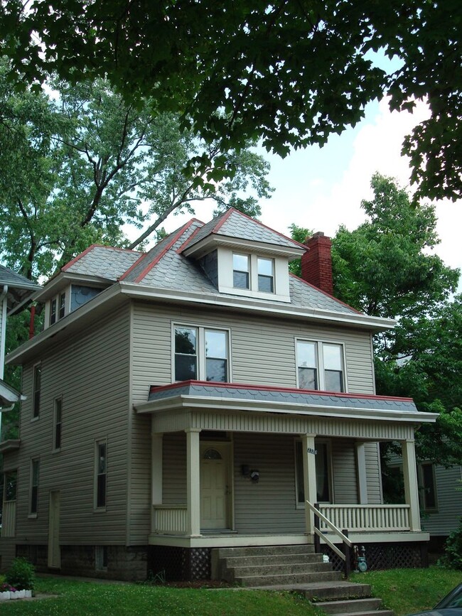Building Photo - 2326 Indianola Ave