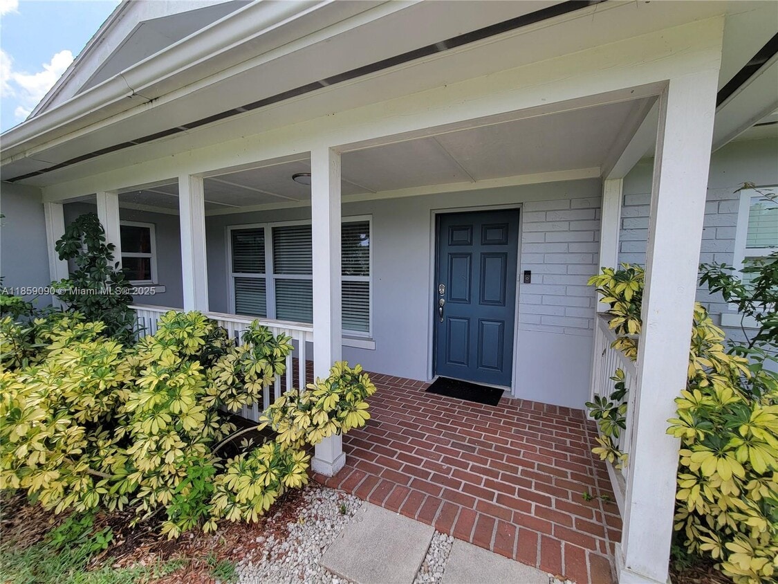 Foto principal - 2805 13th St