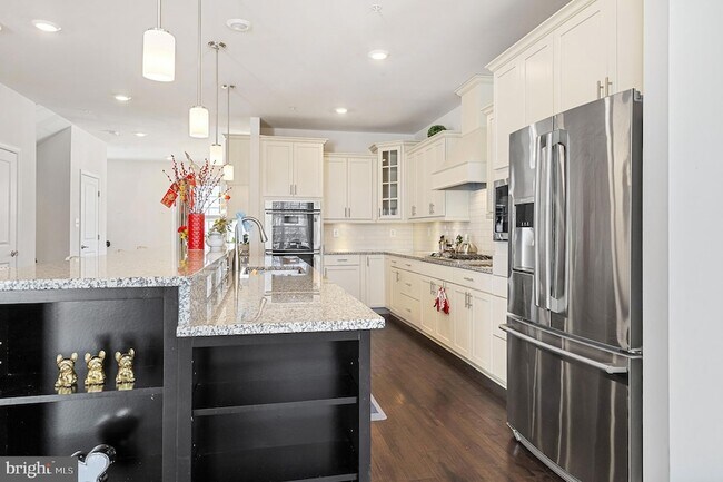 Foto del edificio - 2762 Lady Slipper Rd