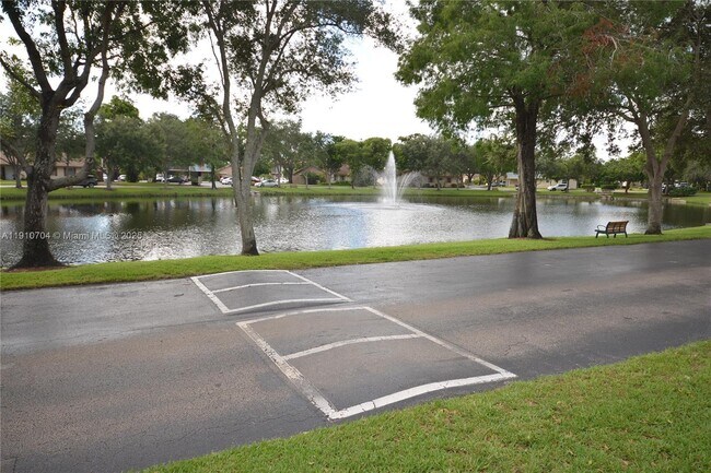 Foto del edificio - 2119 Nova Village Dr