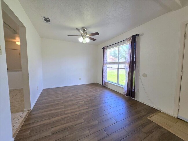 Foto del edificio - 12906 Newberry St