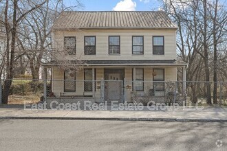 Building Photo - 242 E Liberty St