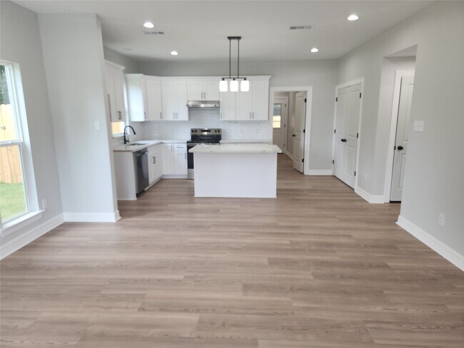 Building Photo - 2651 Beaumont Ave