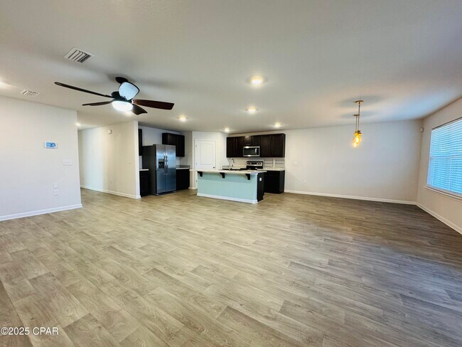 Foto del edificio - 339 Highbrook Rd