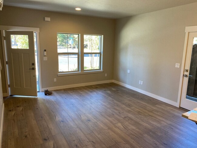 Building Photo - 20140 Reed Ln