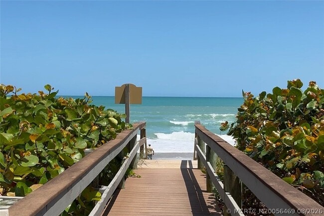 Building Photo - 9940 S Ocean Dr