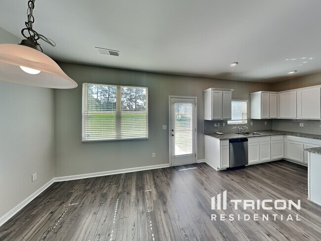 Building Photo - 453 Emporia Loop McDonough GA