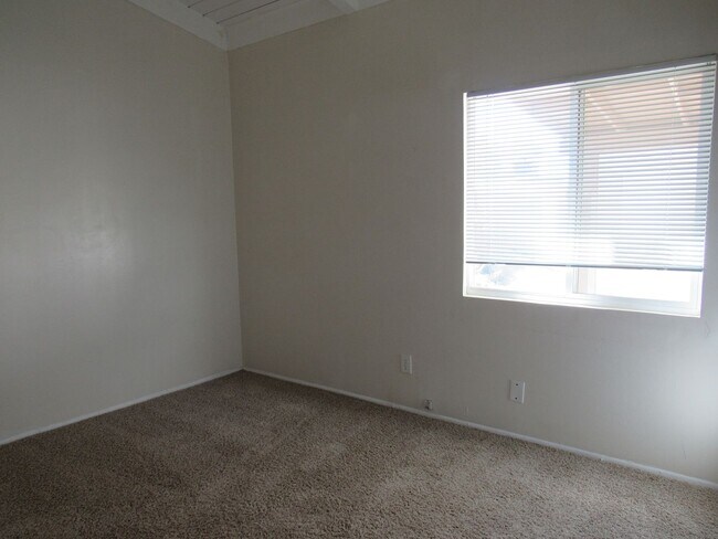 Foto del edificio - West Lancaster Duplex