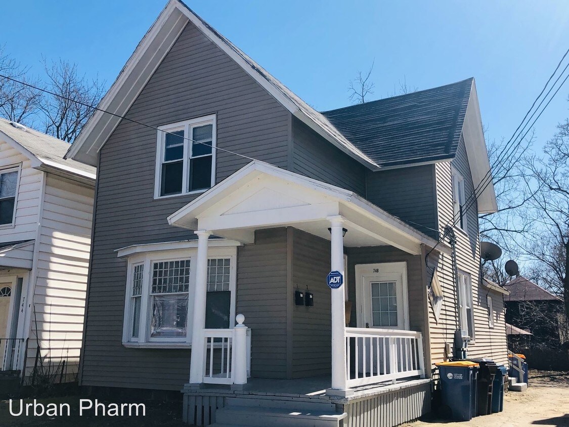 Primary Photo - 748 Chatham St NW