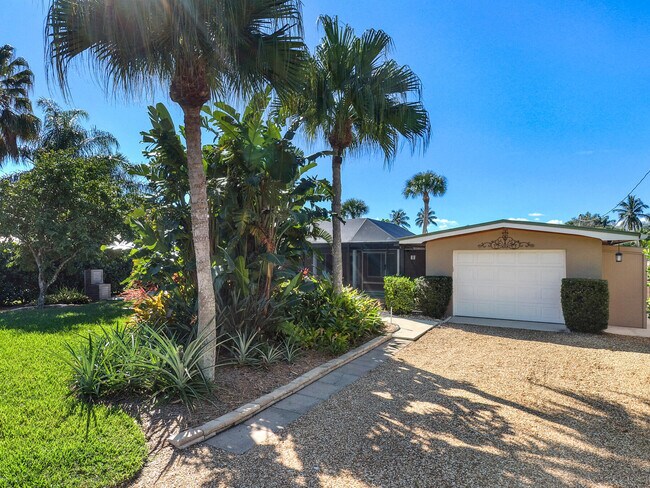 Building Photo - 1282 SW Pelican Crescent